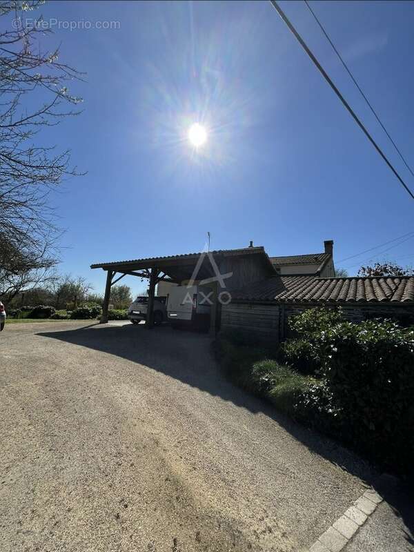 Maison à SAINT-GEORGES-DE-MONTAIGU