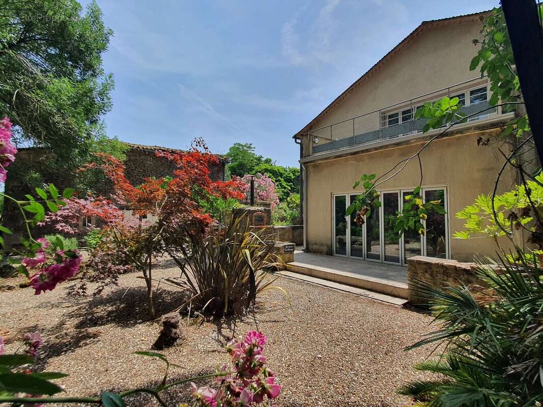 Belle maison de 6/7 chambres avec piscine et petit appartement - photo 16