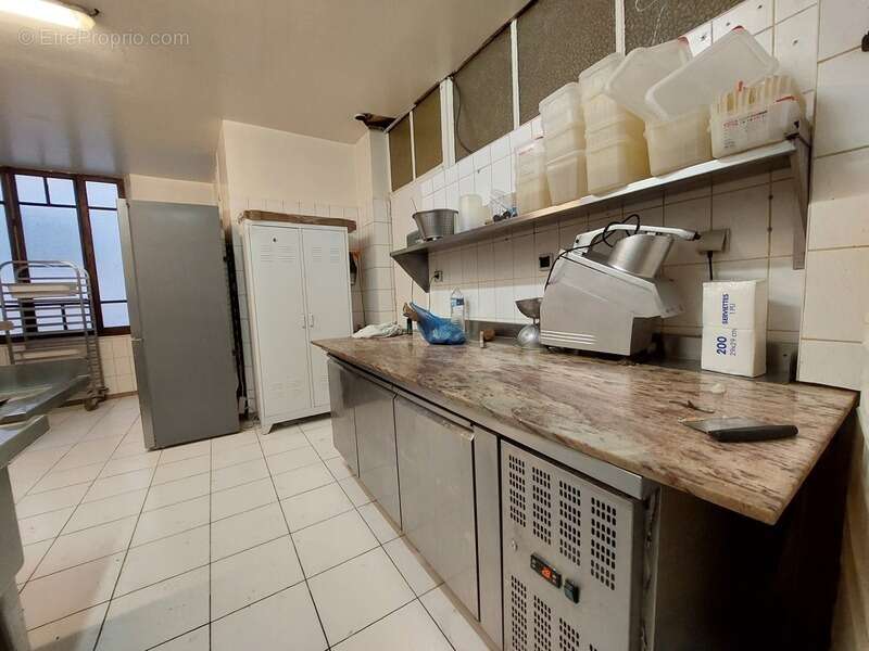 Commerce à AIX-LES-BAINS