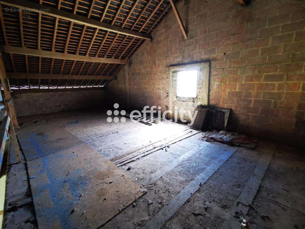 Maison 112 m² à Landelles-Et-Coupigny  - photo 37
