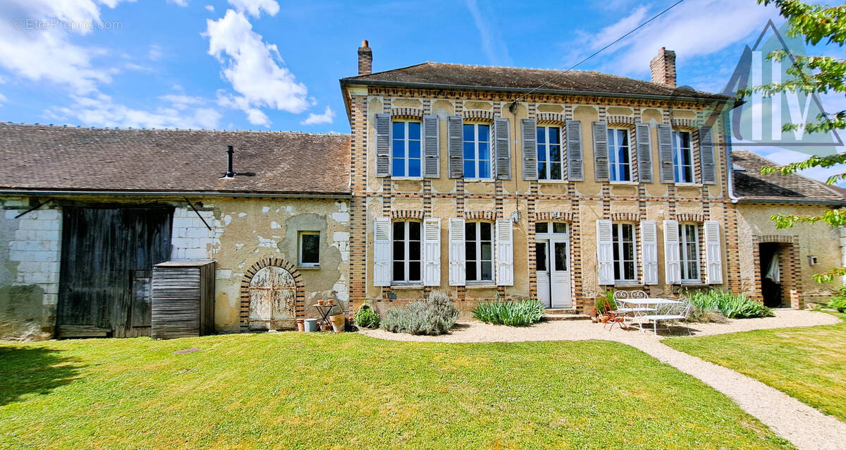 Maison à PONT-SUR-YONNE