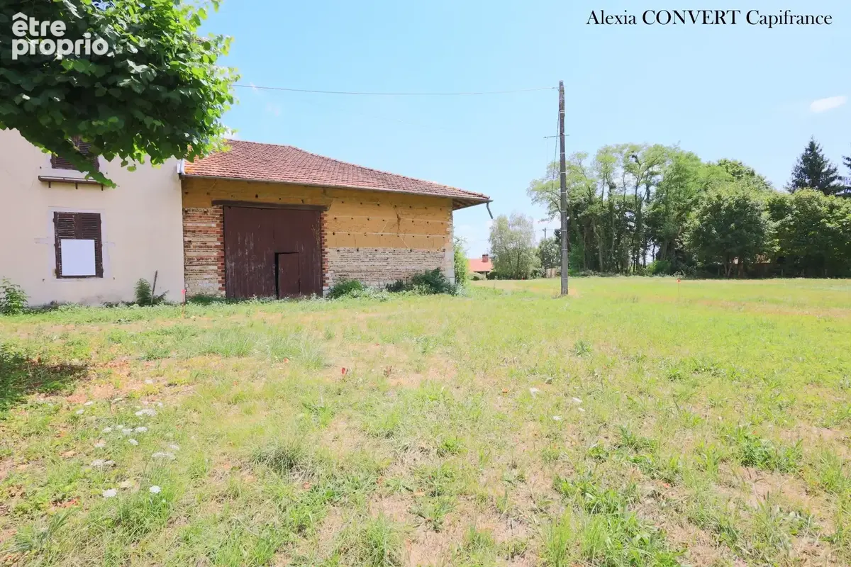 Dépendance 115m² avec 946m² de terrain proche centre village Foissiat - photo 2