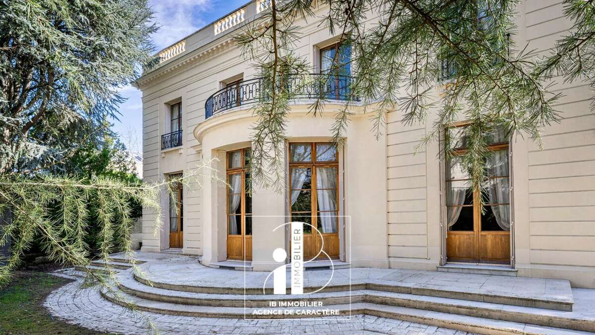 Maison à FONTAINEBLEAU
