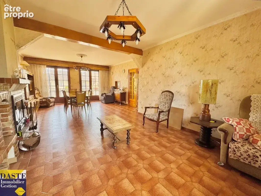 Maison individuelle de 159 m2 sur une parcelle de 406 m2 est idéale pour accueillir une grande famille - photo 2