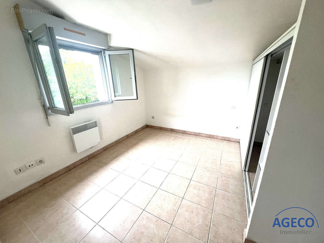 Maison à LACROIX-FALGARDE