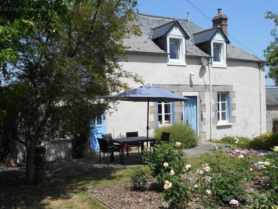 Maison à SAINT-AIGNAN-DE-COUPTRAIN