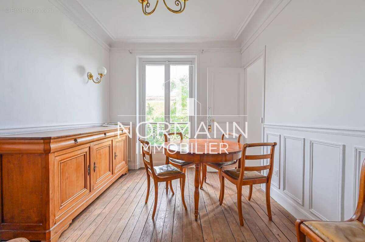 Appartement à PARIS-14E