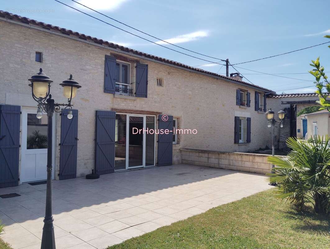 Maison 131 m² à Chabournay  - photo 24