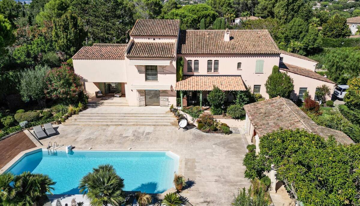 Maison à MOUGINS