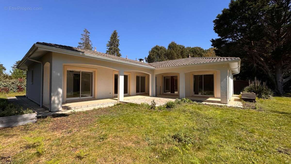 Maison à ARES