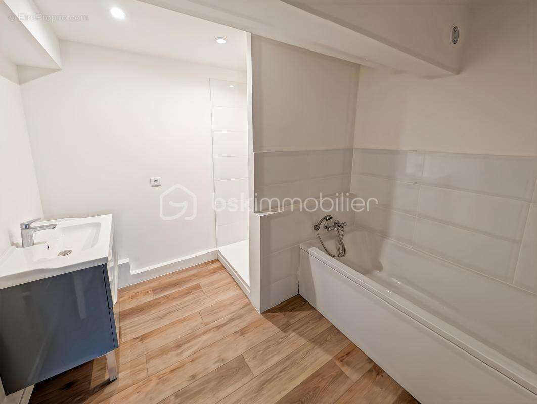 Appartement à EMERAINVILLE