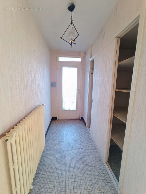 Maison à JOUET-SUR-L'AUBOIS