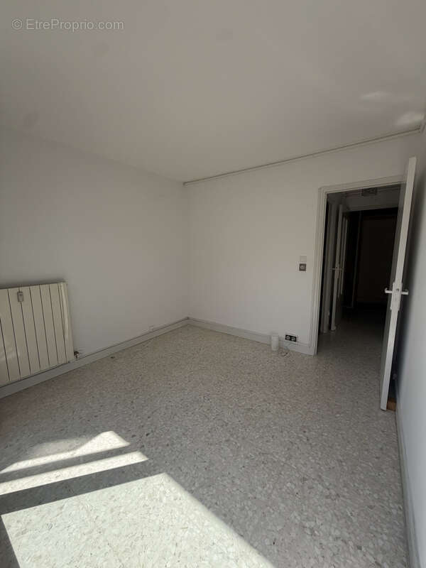 Appartement traversant 3 pièces avec vue mer proche centre-ville de sainte maxime - photo 9