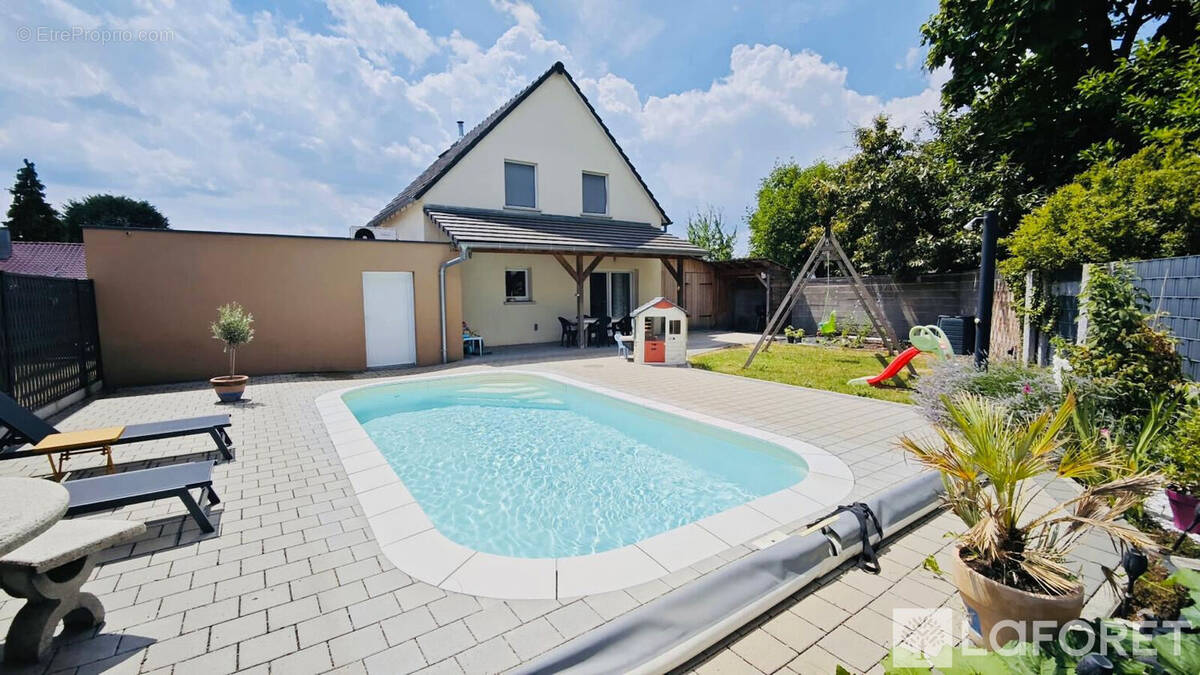 Maison familiale 2019 - terrain de 4,6 ares - piscine creusée et climatisation - photo 1