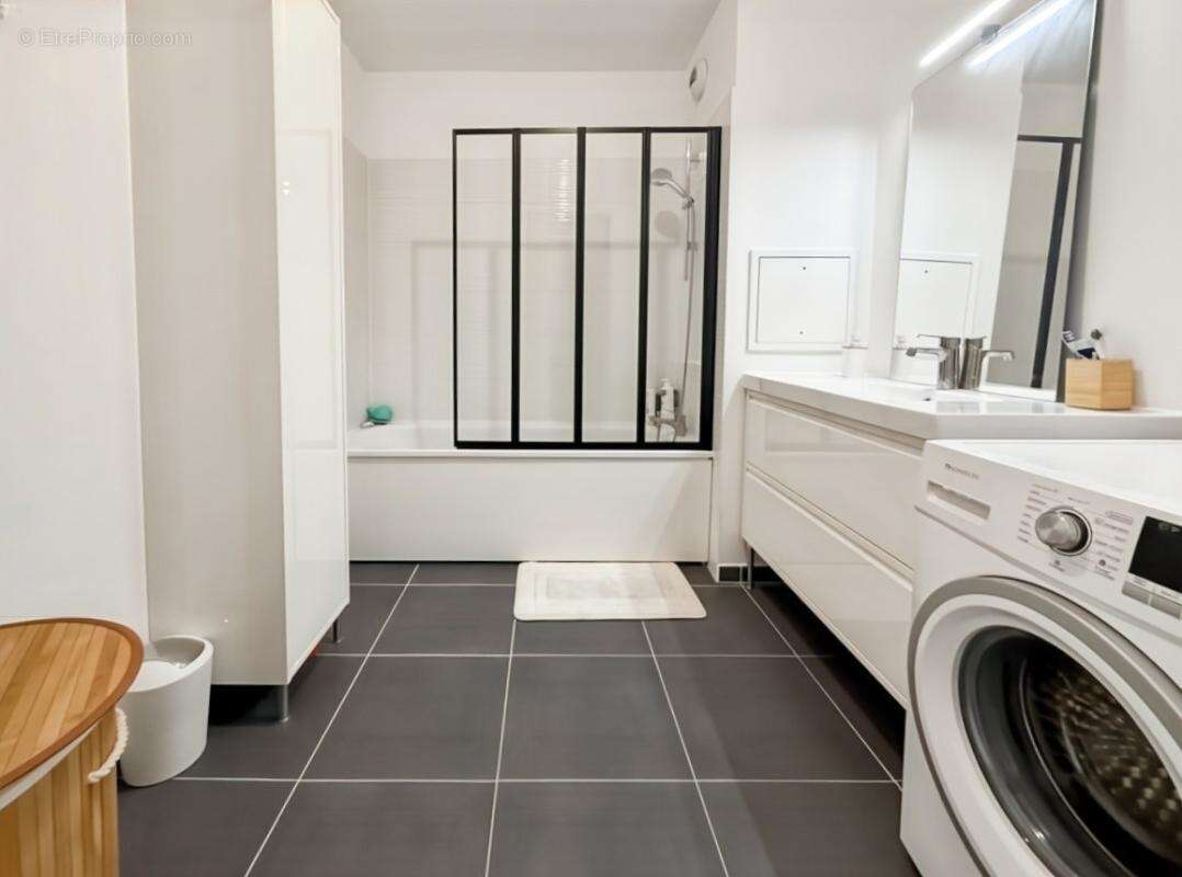 Appartement 3 pièces de 71 m2 avec jardin et 2 places de stationnement en sous-sol - photo 5