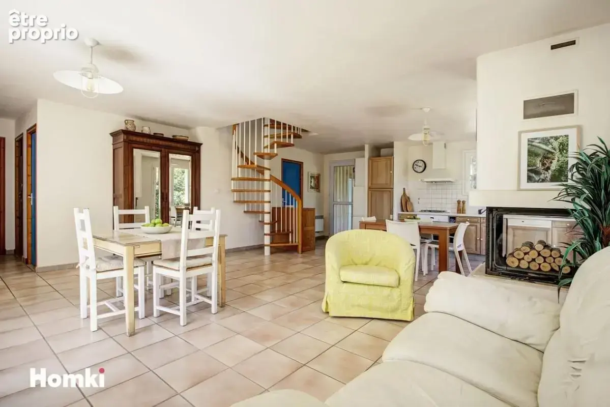 Maison/Villa T9 de 234 m² à Saint-Cyprien 66750 - photo 4