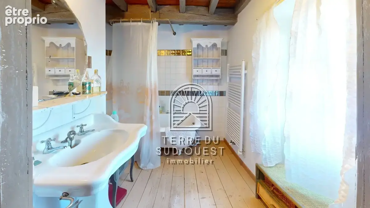 Propriété avec maison, gîte et dépendance - 500 m2 exploitables - photo 7