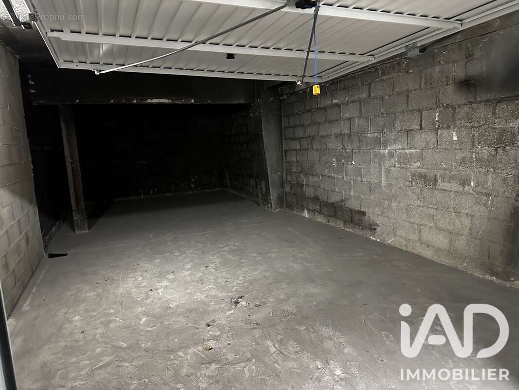 Parking 42 m² à Choisy-Le-Roi  - photo 2