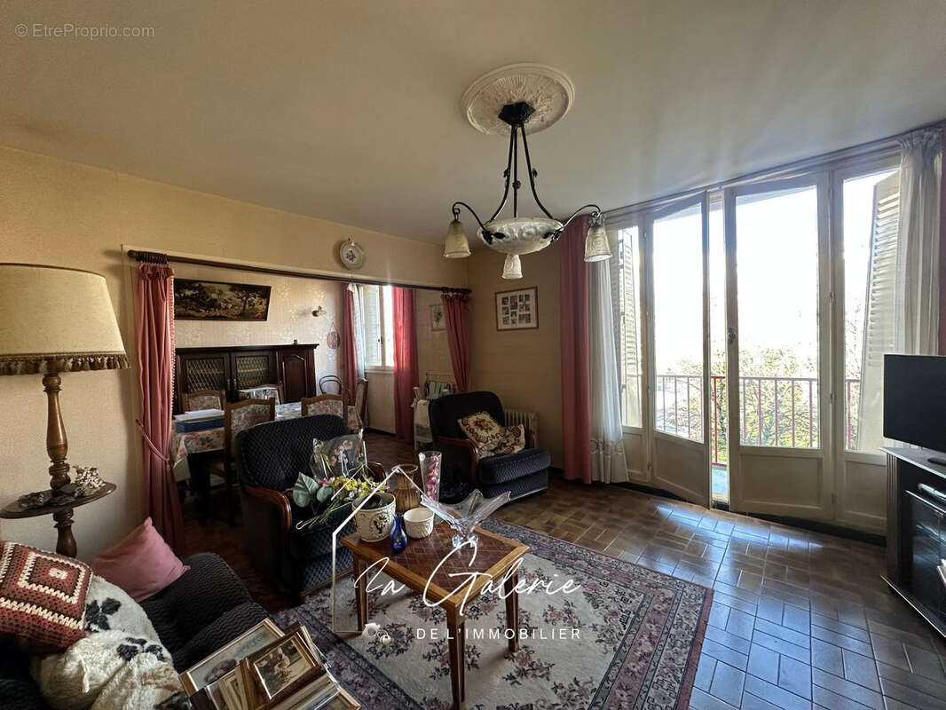 Appartement à LE PONT-DE-CLAIX