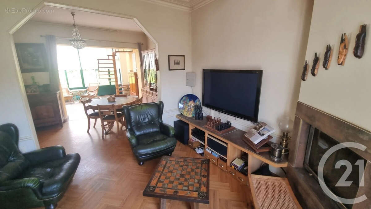 Maison 138 m² à Champigny-Sur-Marne  - photo 2