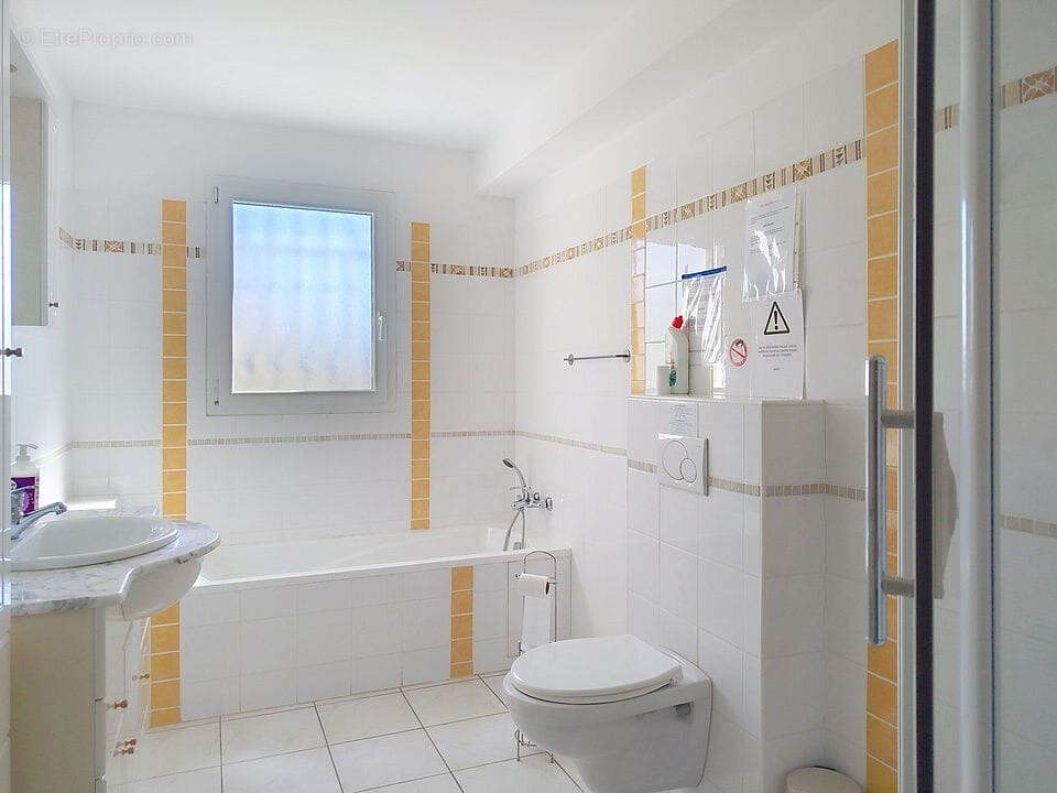 Maison à REGUSSE