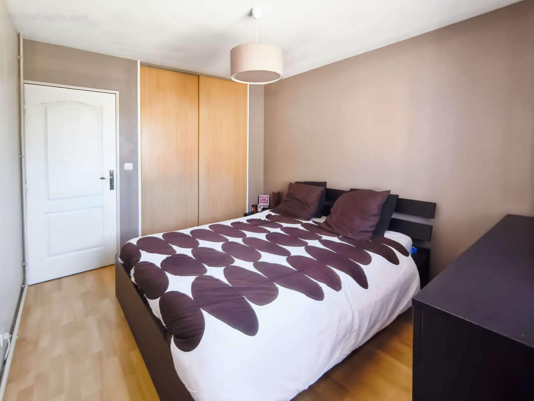 Maison à VERT-SAINT-DENIS