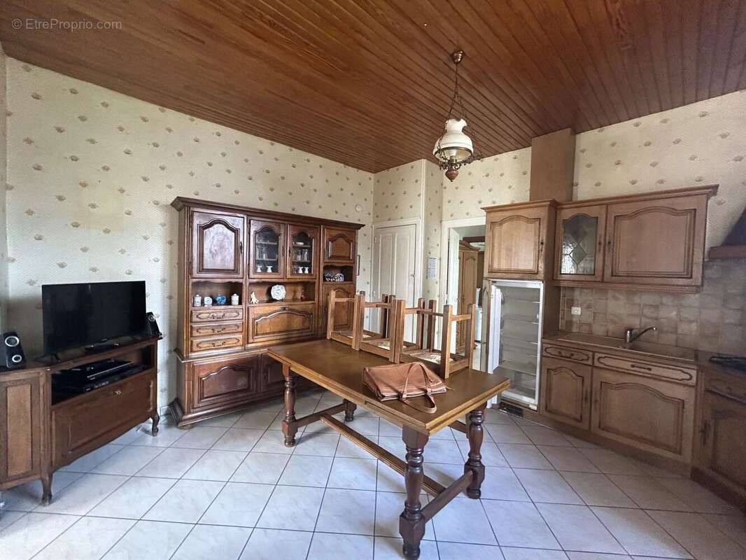 Maison à AUZAT-LA-COMBELLE
