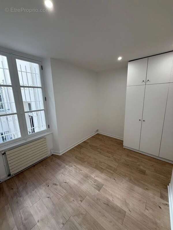 Appartement à PARIS-3E