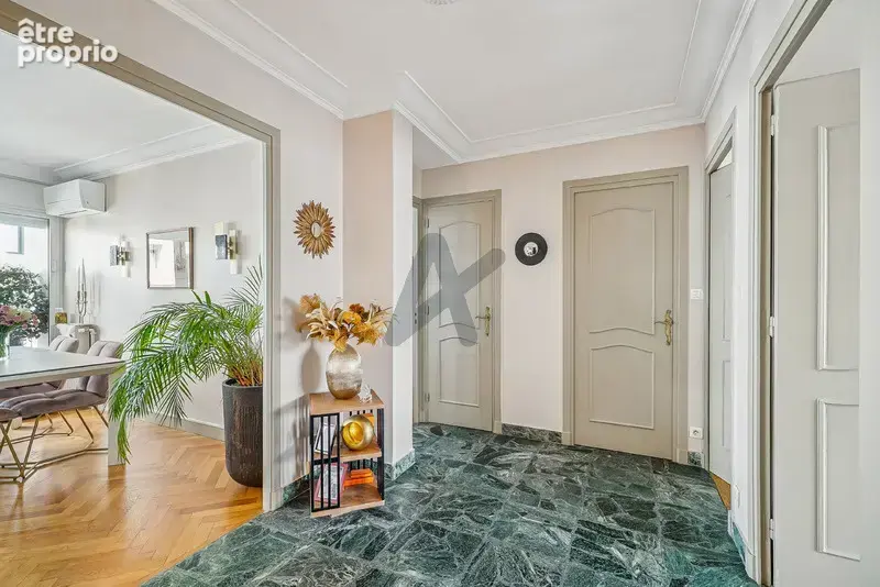 Lyon 6eme - Puvis de Chavanne: Un charmant appartement rénové de 76m2, 2 chambres, un balcon de 13m2. - photo 5