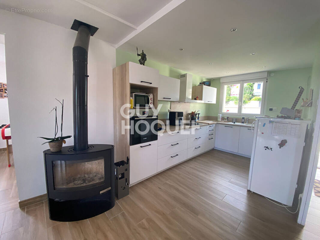 Maison à SAINT-CYR-SUR-LOIRE