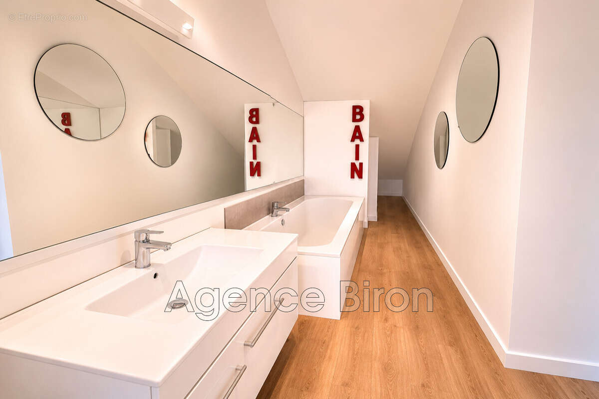 Appartement à LE PUY-SAINTE-REPARADE