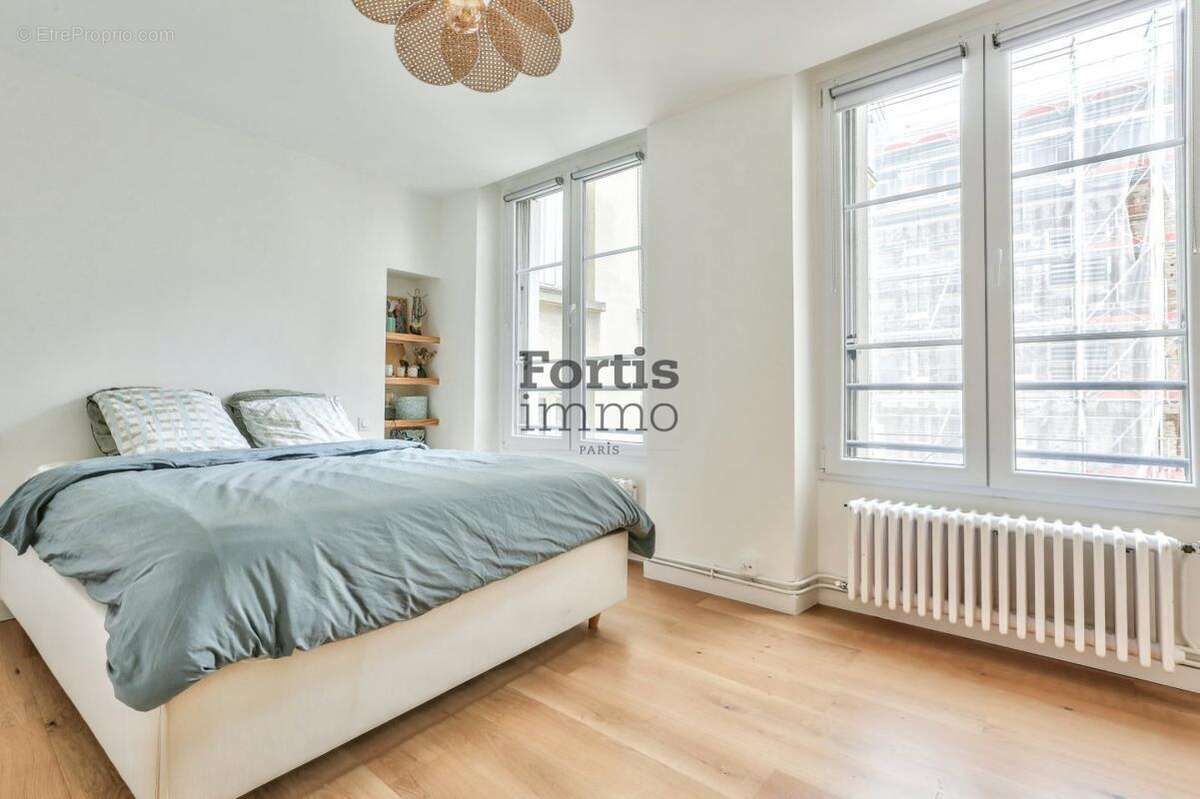 Appartement à PARIS-2E