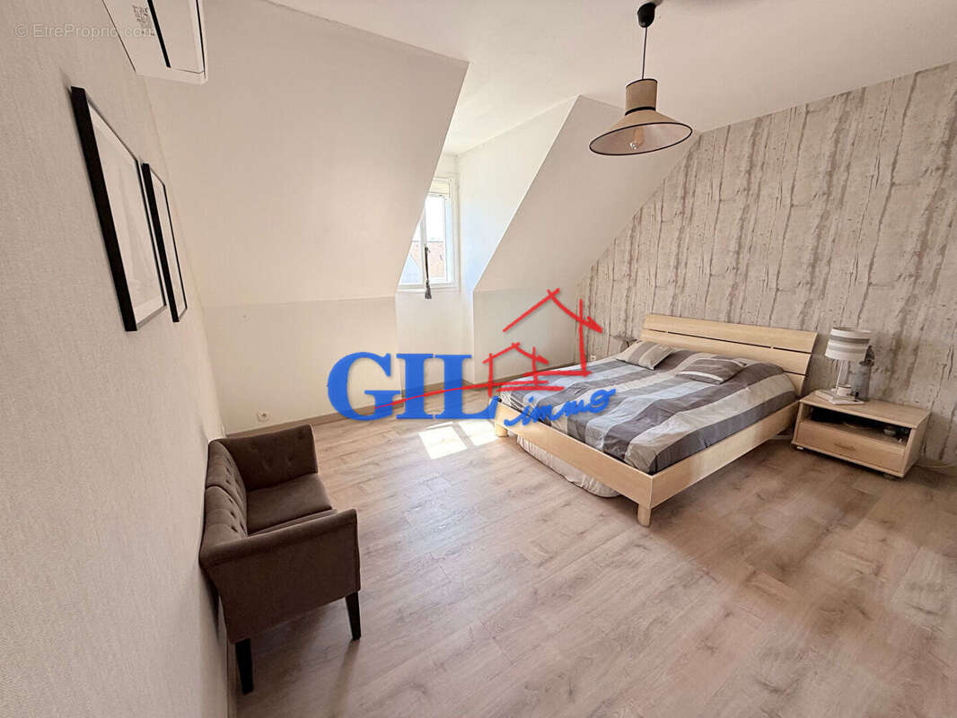 Maison à SAVIGNY-LE-TEMPLE