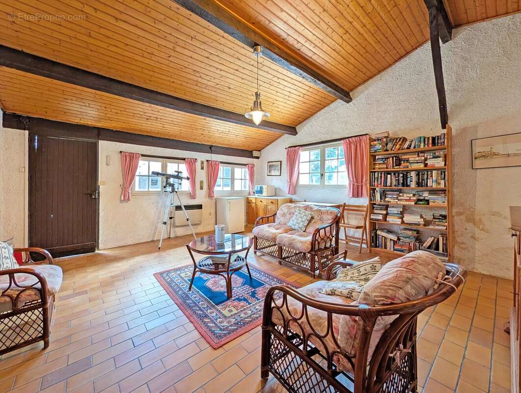 Maison en pierre de caractère avec deux chambres, piscine et maison d'amis - photo 11