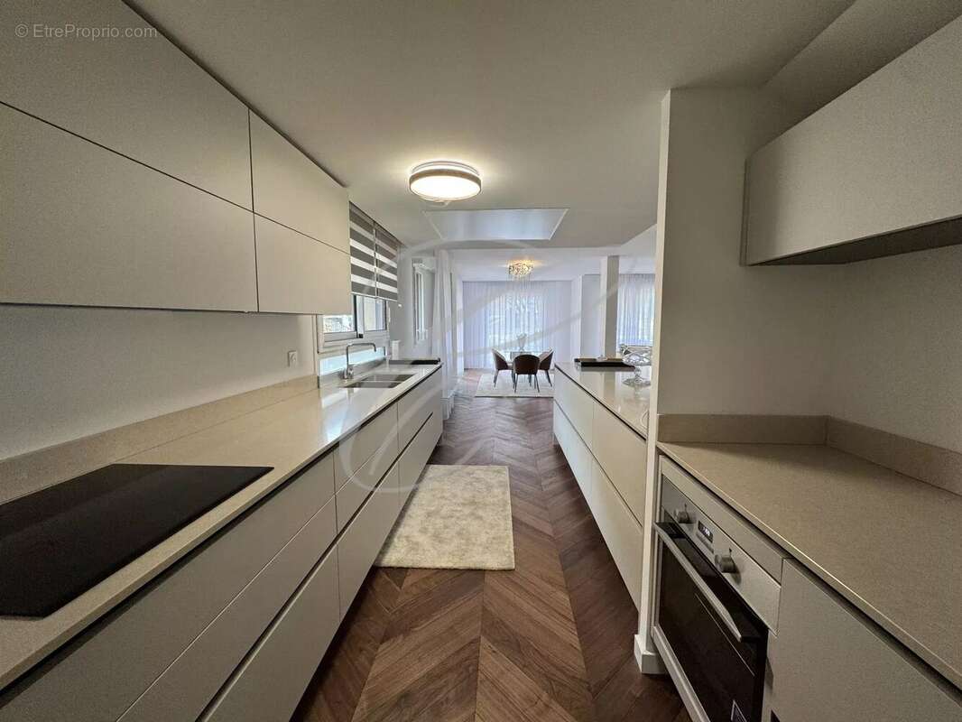 Appartement à ROQUEBRUNE-CAP-MARTIN