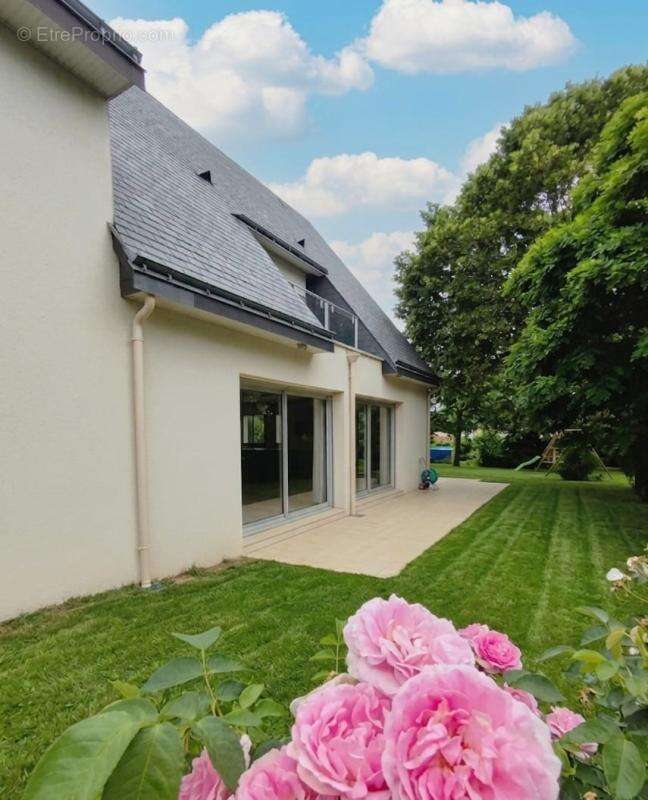 Maison familiale lumineuse 193 m² avec fort potentiel - 4/5 chambres - Grand jardin - photo 2