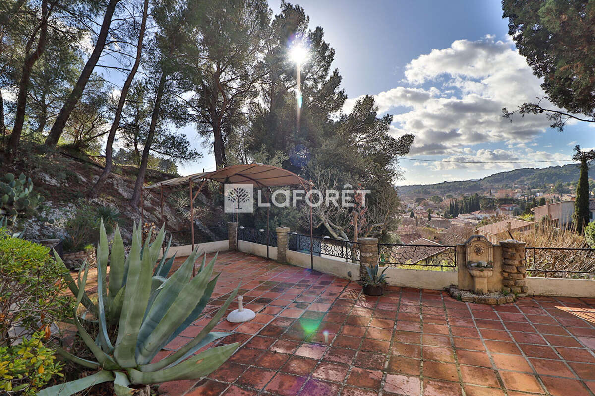 Maison à ROQUEVAIRE