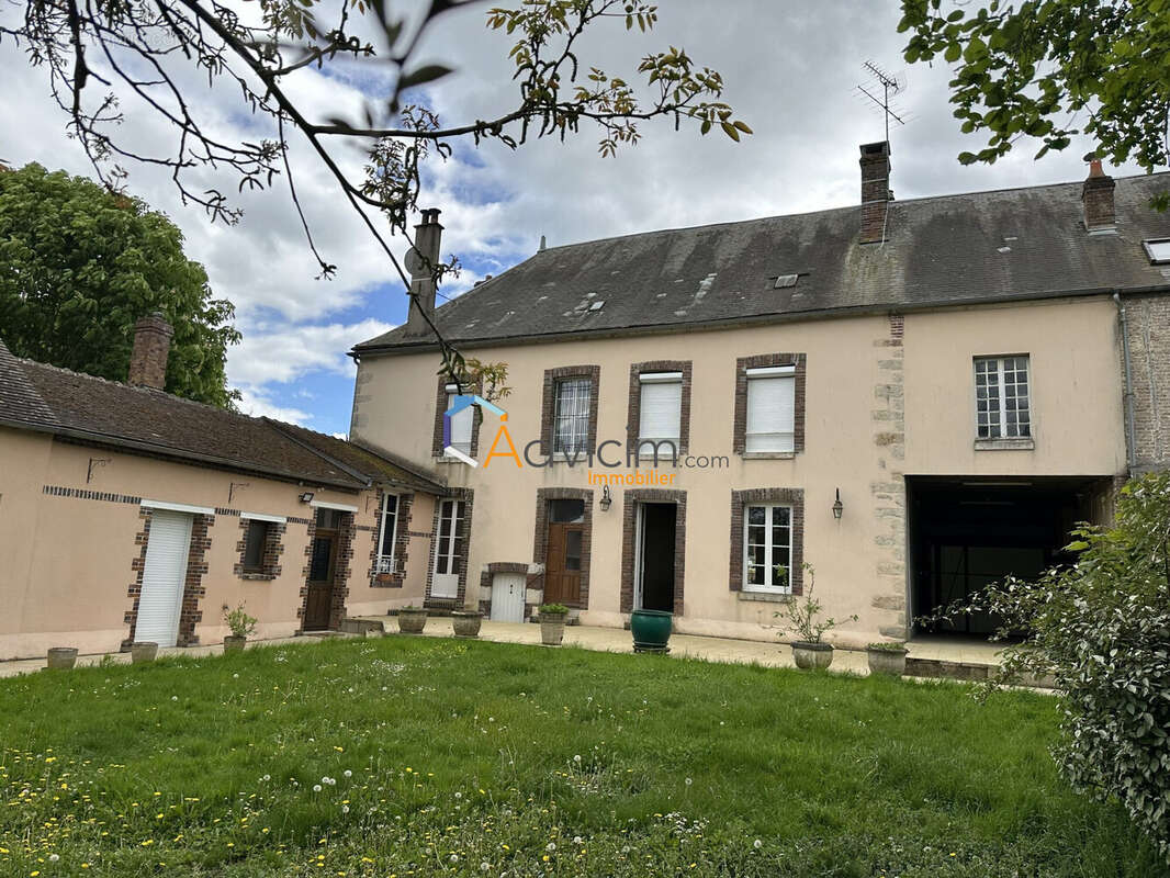 Maison à COURTENAY