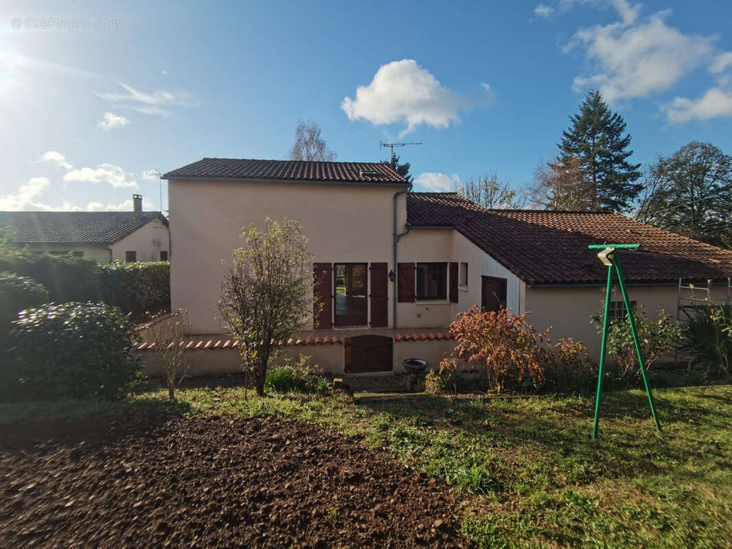 Maison familiale avec 4 chambres et jardin - proches commerces - photo 14