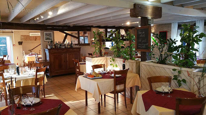 Commerce à RAZAC-SUR-L'ISLE