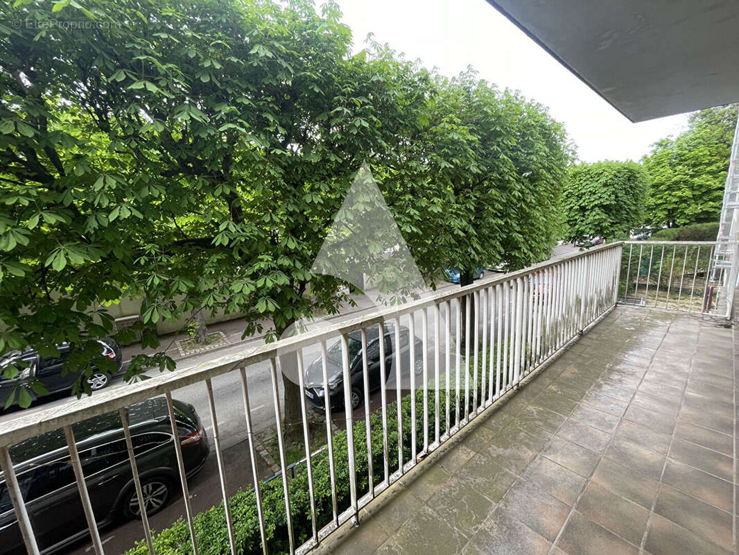 Appartement à SAINT-MAUR-DES-FOSSES