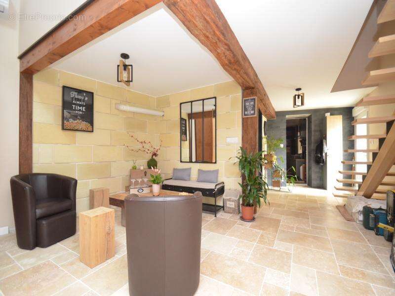 Maison 252 m² à Saint-Germain-Du-Puch  - photo 3