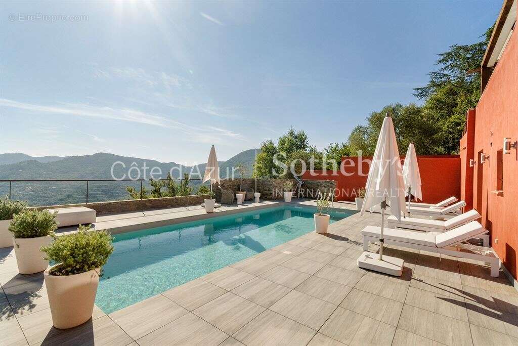 Maison à LES ADRETS-DE-L&#039;ESTEREL