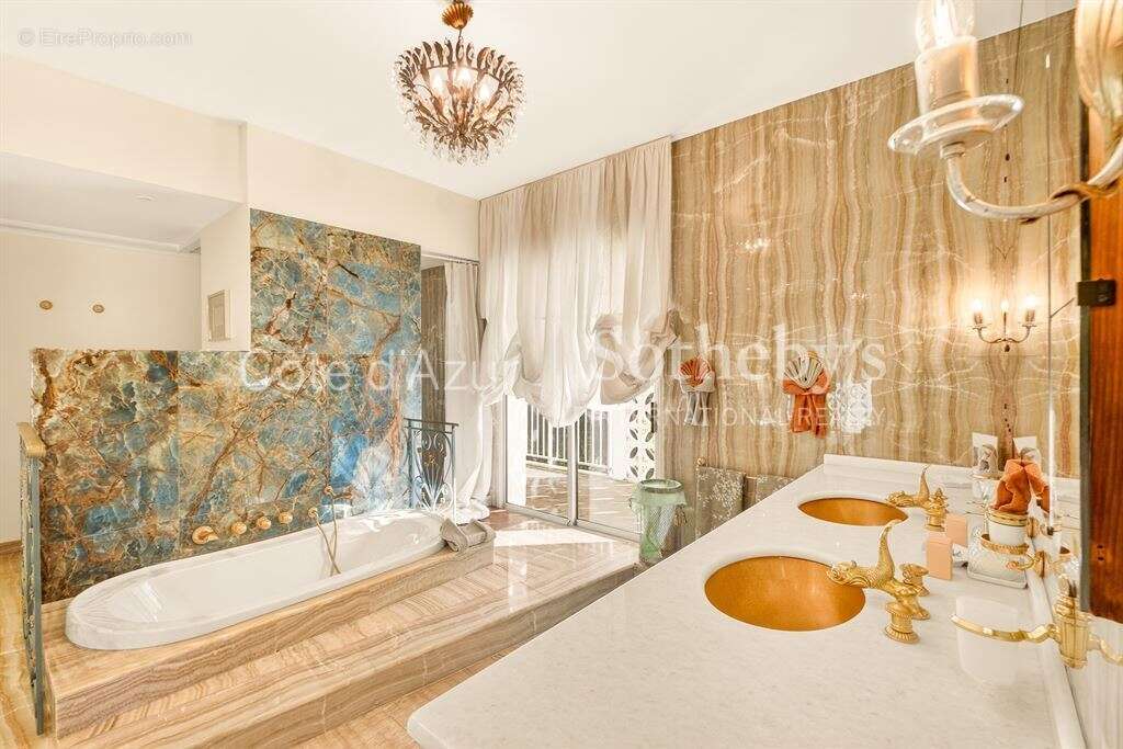 Appartement à MENTON