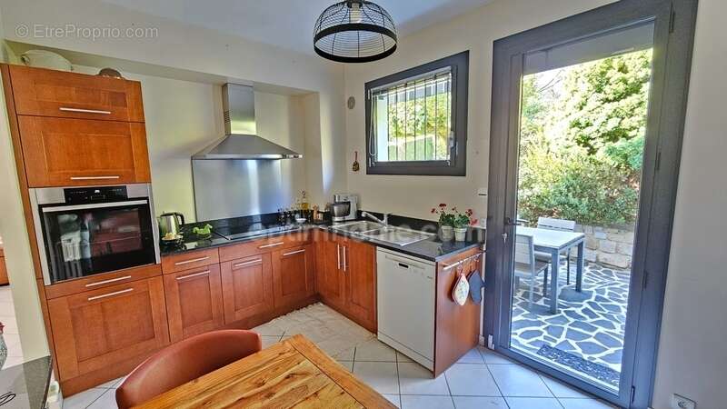 Maison à LE PALAIS-SUR-VIENNE