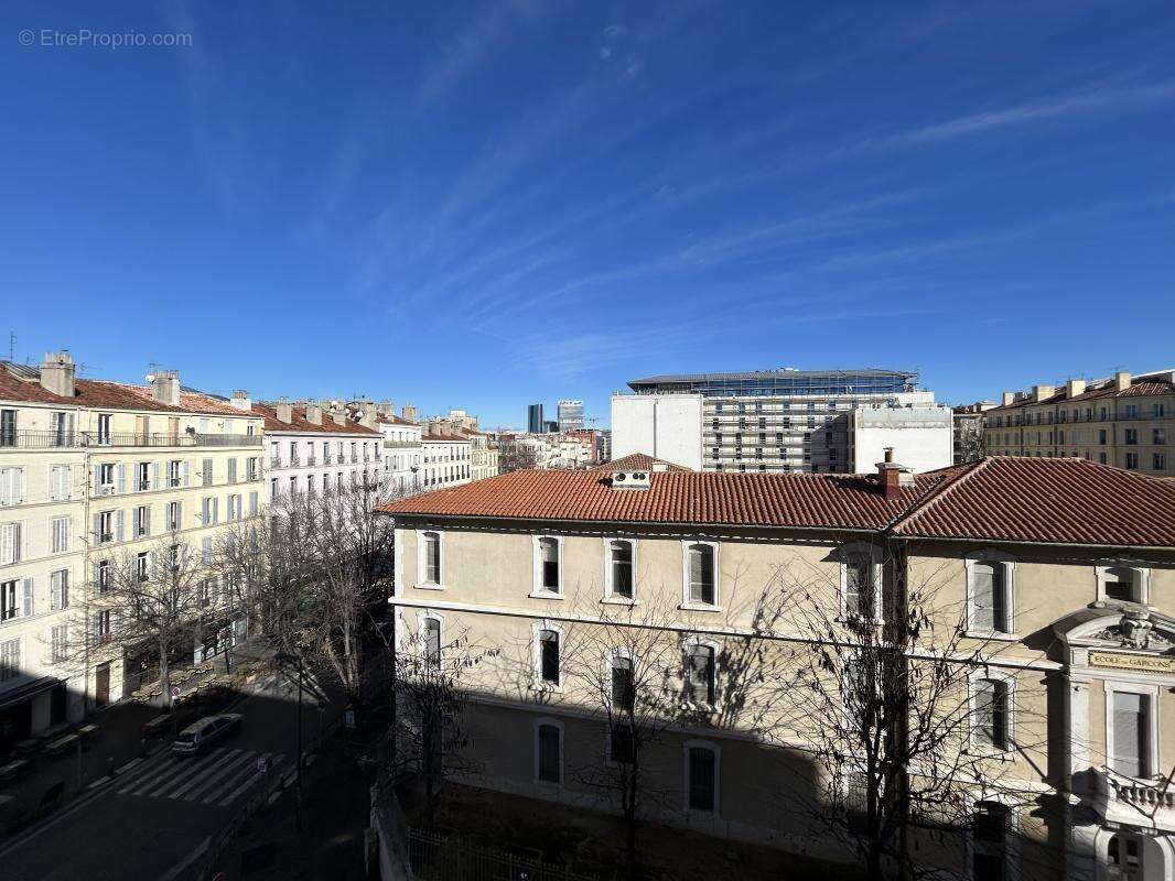 Appartement à MARSEILLE-2E