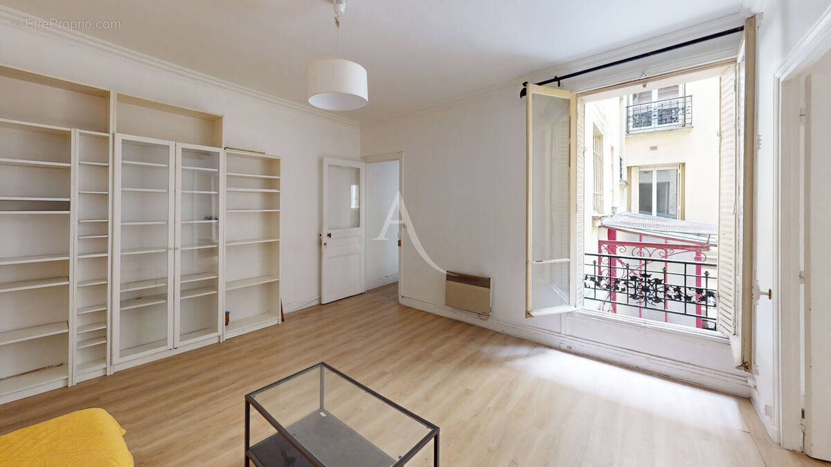 Appartement à PARIS-10E