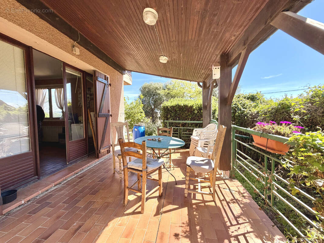 Appartement à SIX-FOURS-LES-PLAGES