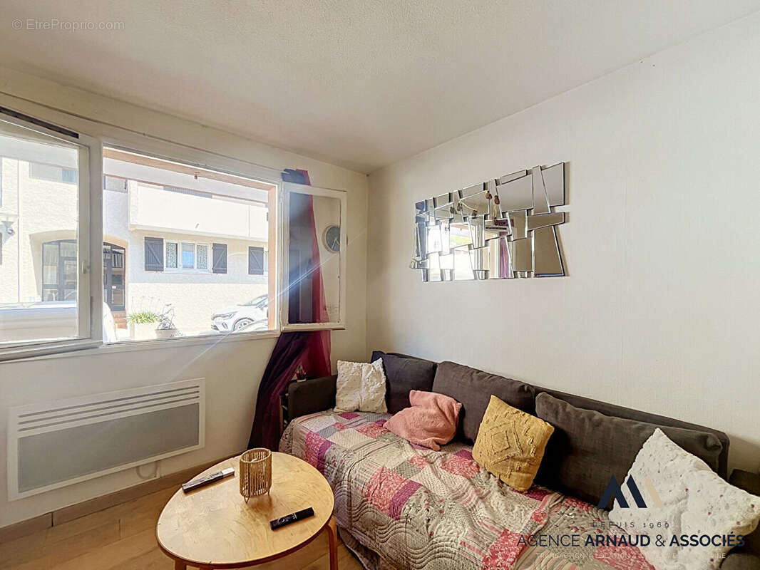 Appartement à SAINT-CYR-SUR-MER