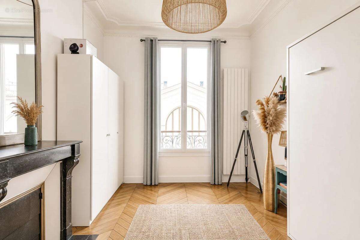 Appartement à PARIS-10E